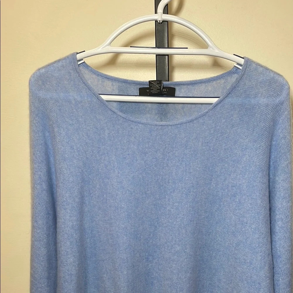 Neiman Marcus Light Blue Scoop Neck Sweater - Picture 5 of 7